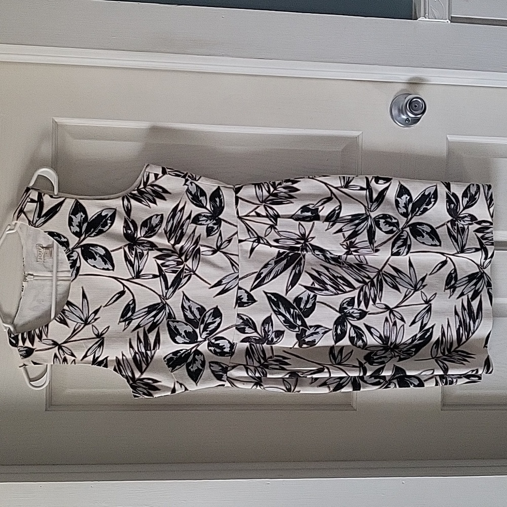 Leaf printed casual dress